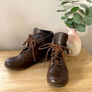 Like new!! Only wore once. Ankle boots. Size 6